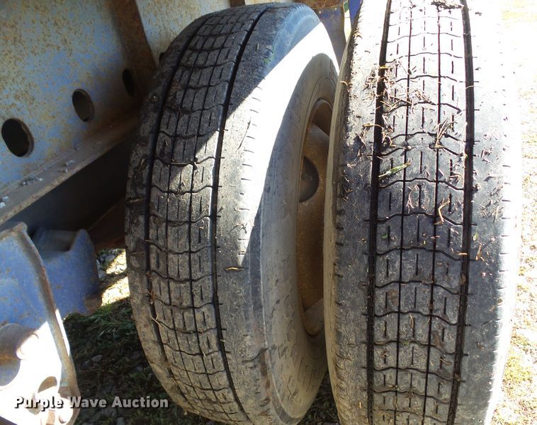 image for item DA7170 2005 NuVan NVF-53102  side curtain trailer