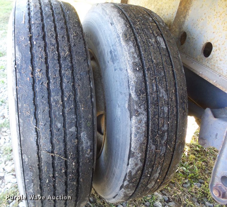 image for item DA7170 2005 NuVan NVF-53102  side curtain trailer