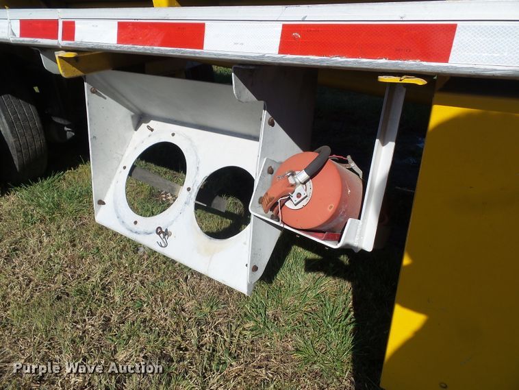 image for item DA7171 2004 Beall BAST-96-3-SB  tank trailer