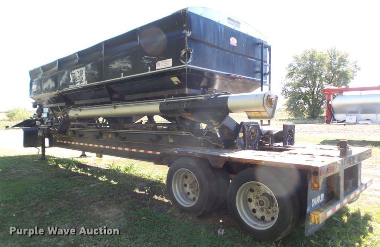 image for item DA7173 2013 B&B Trailers CDT24 650T  fertilizer delivery trailer