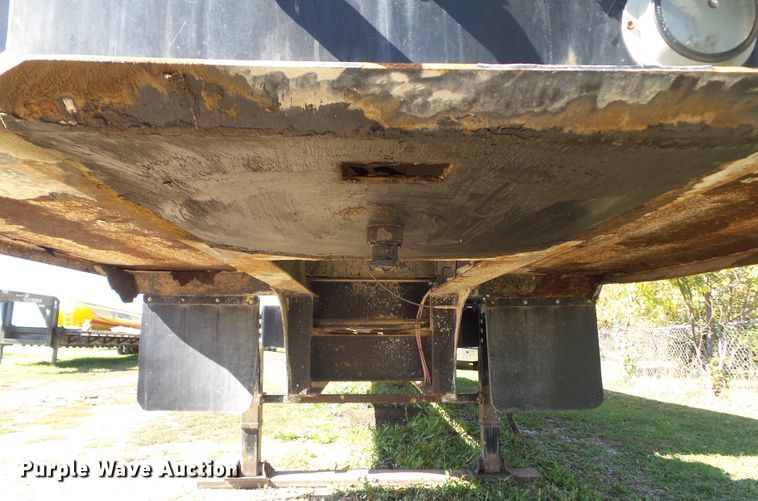 image for item DA7173 2013 B&B Trailers CDT24 650T  fertilizer delivery trailer