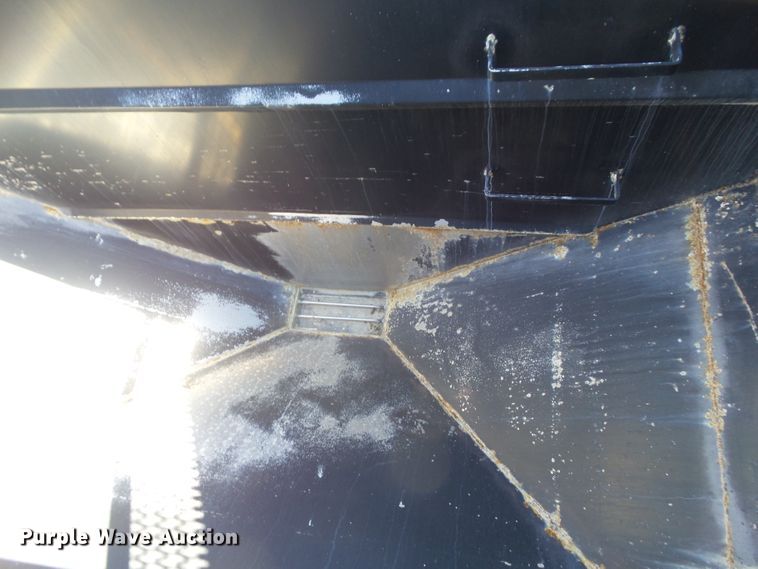 image for item DA7173 2013 B&B Trailers CDT24 650T  fertilizer delivery trailer