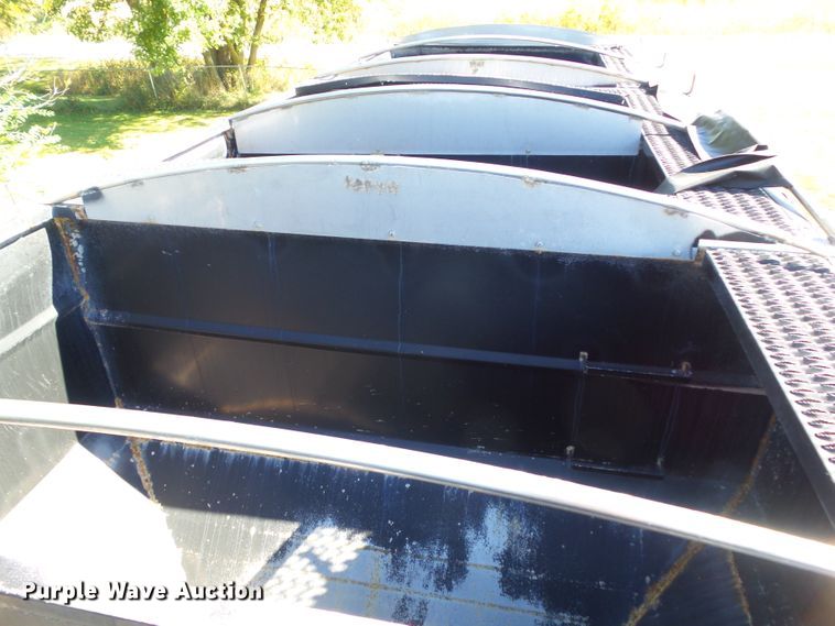 image for item DA7173 2013 B&B Trailers CDT24 650T  fertilizer delivery trailer