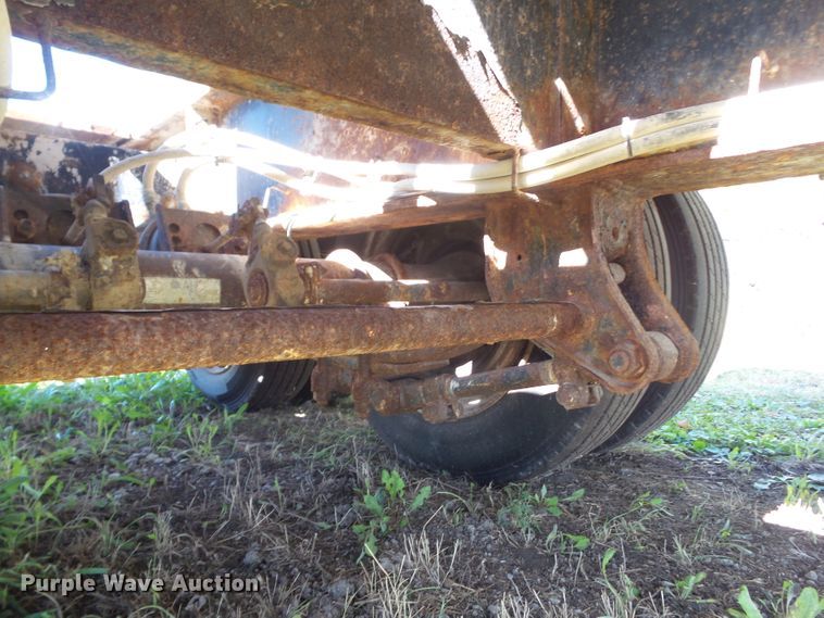 image for item DA7173 2013 B&B Trailers CDT24 650T  fertilizer delivery trailer