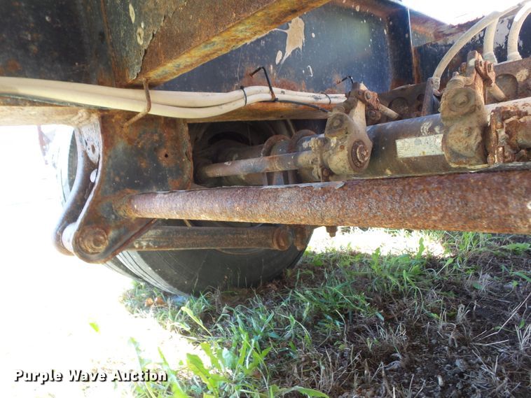 image for item DA7173 2013 B&B Trailers CDT24 650T  fertilizer delivery trailer