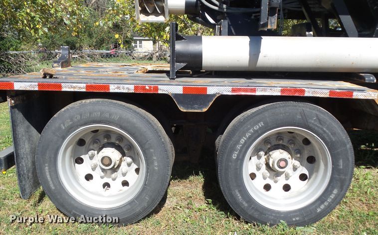 image for item DA7173 2013 B&B Trailers CDT24 650T  fertilizer delivery trailer