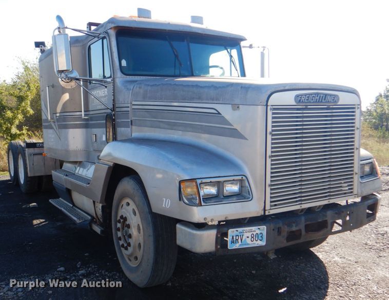 image for item DG1860 1993 Freightliner FLD120  semi truck