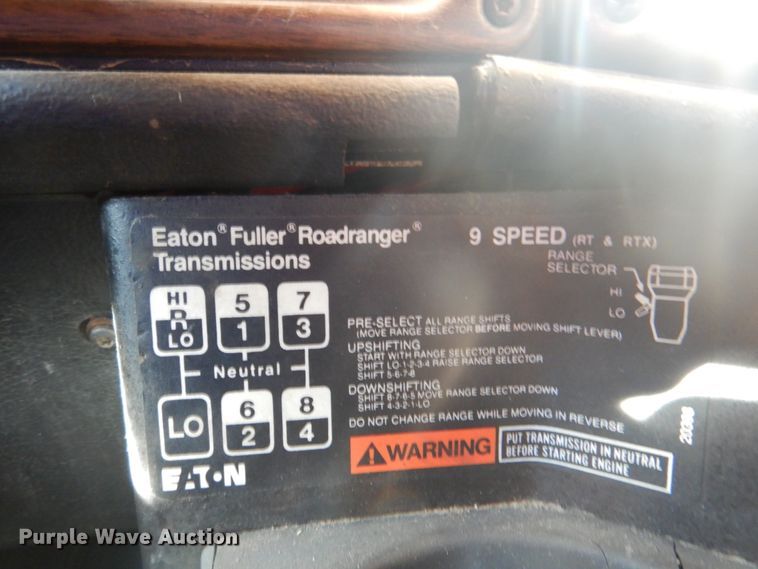 image for item DG1860 1993 Freightliner FLD120  semi truck