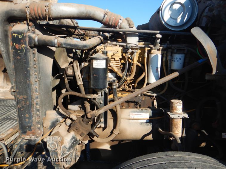 image for item DG1860 1993 Freightliner FLD120  semi truck