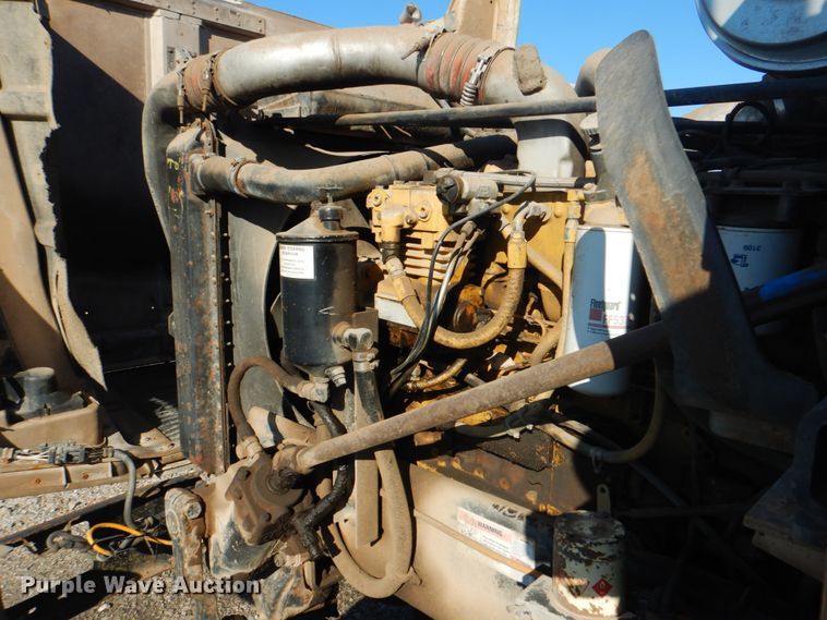 image for item DG1860 1993 Freightliner FLD120  semi truck