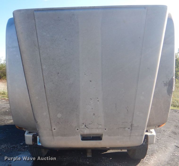 image for item DG1860 1993 Freightliner FLD120  semi truck