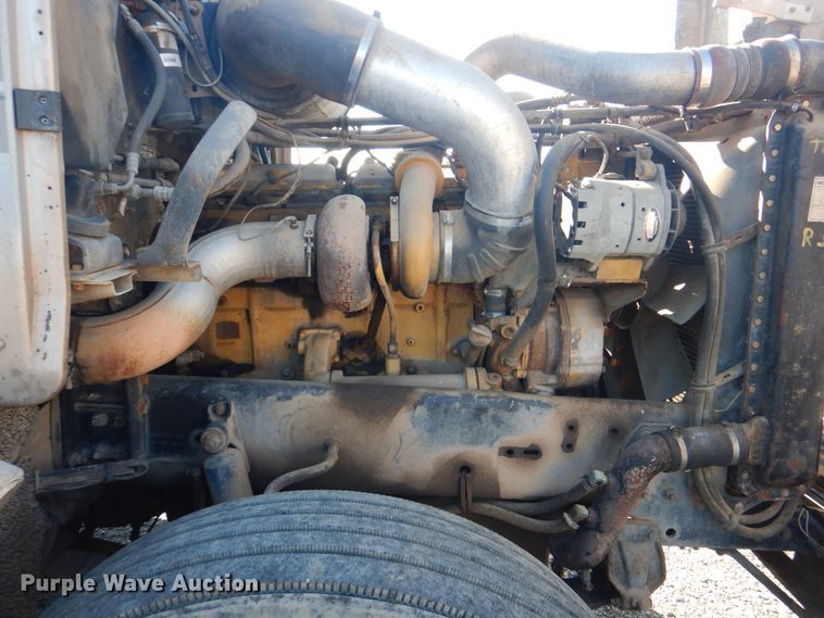 image for item DG1860 1993 Freightliner FLD120  semi truck