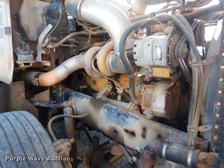 image for item DG1860 1993 Freightliner FLD120  semi truck