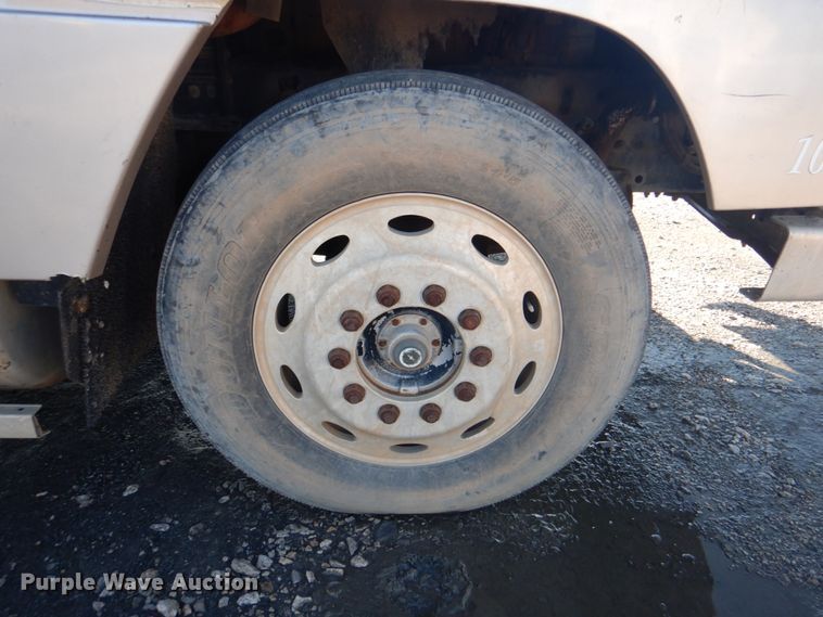 image for item DG1860 1993 Freightliner FLD120  semi truck