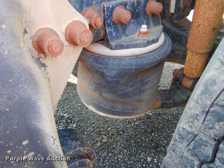 image for item DG1860 1993 Freightliner FLD120  semi truck