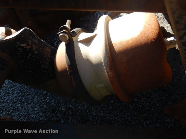 image for item DG1860 1993 Freightliner FLD120  semi truck