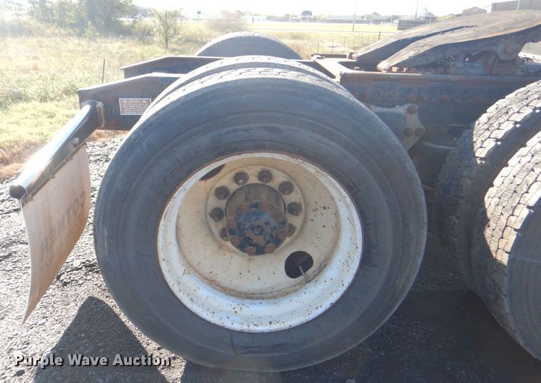 image for item DG1860 1993 Freightliner FLD120  semi truck