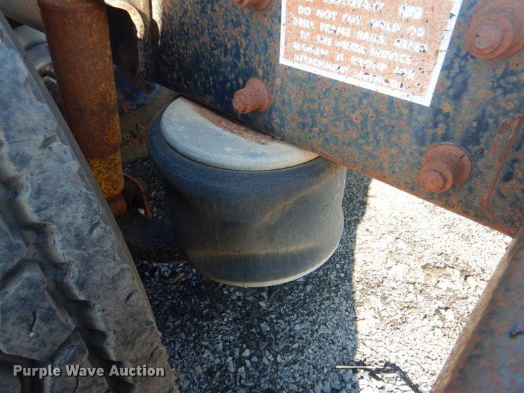 image for item DG1860 1993 Freightliner FLD120  semi truck