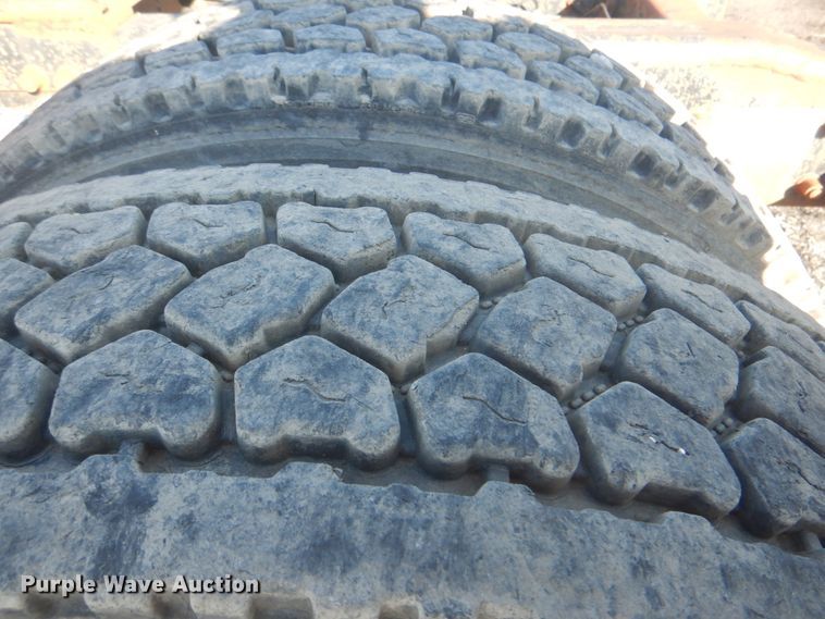 image for item DG1860 1993 Freightliner FLD120  semi truck