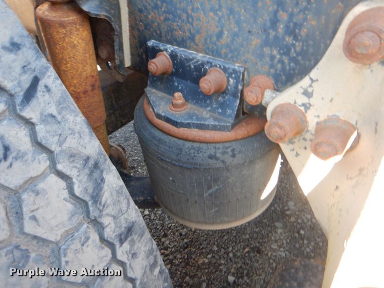 image for item DG1860 1993 Freightliner FLD120  semi truck