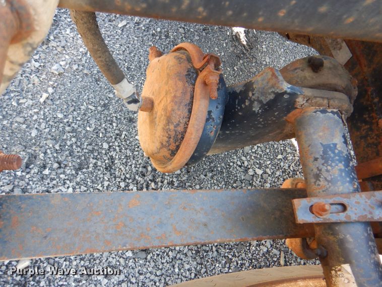 image for item DG1860 1993 Freightliner FLD120  semi truck