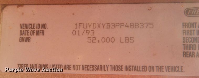 image for item DG1860 1993 Freightliner FLD120  semi truck