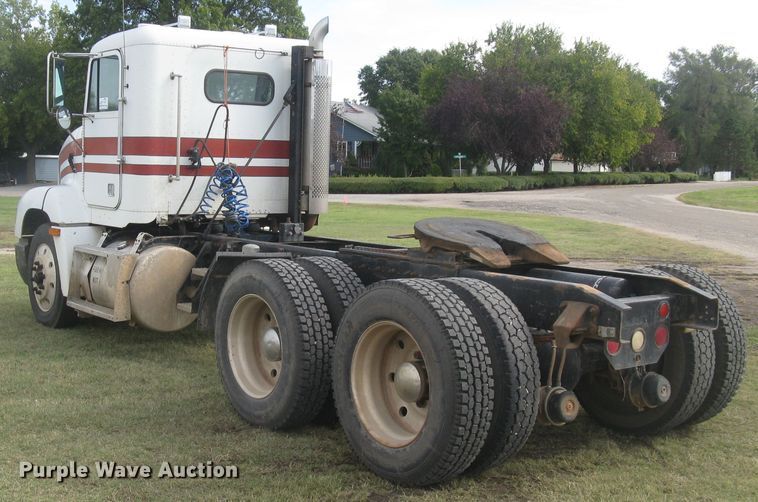 image for item DG5318 1993 Freightliner FLD112  semi truck