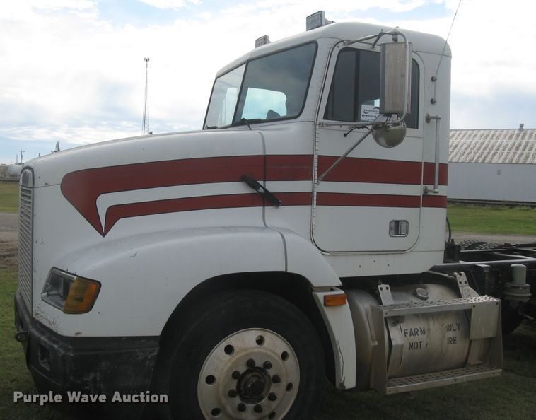 image for item DG5318 1993 Freightliner FLD112  semi truck