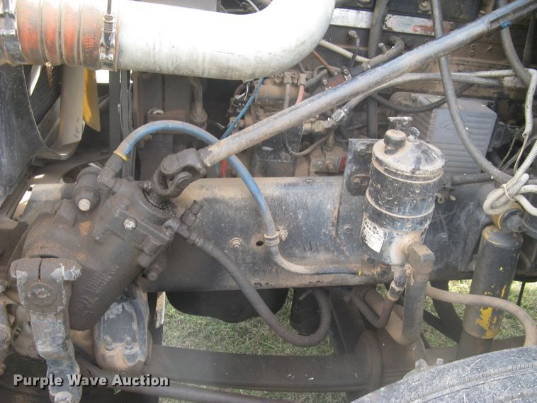 image for item DG5318 1993 Freightliner FLD112  semi truck