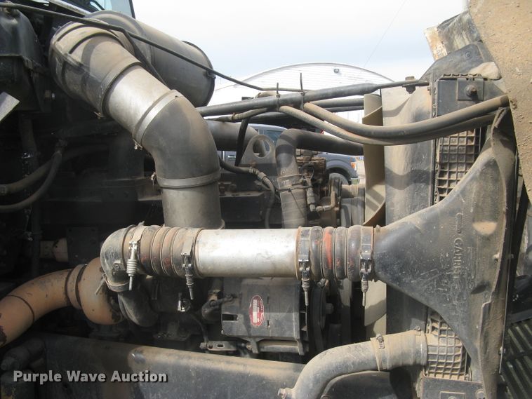 image for item DG5318 1993 Freightliner FLD112  semi truck