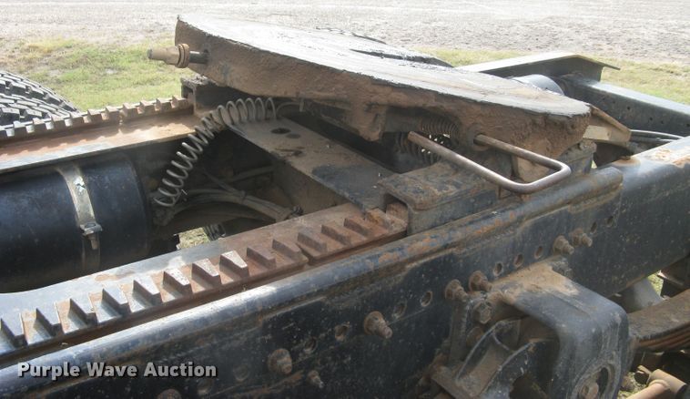 image for item DG5318 1993 Freightliner FLD112  semi truck