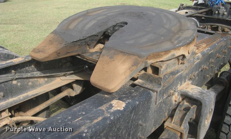 image for item DG5318 1993 Freightliner FLD112  semi truck