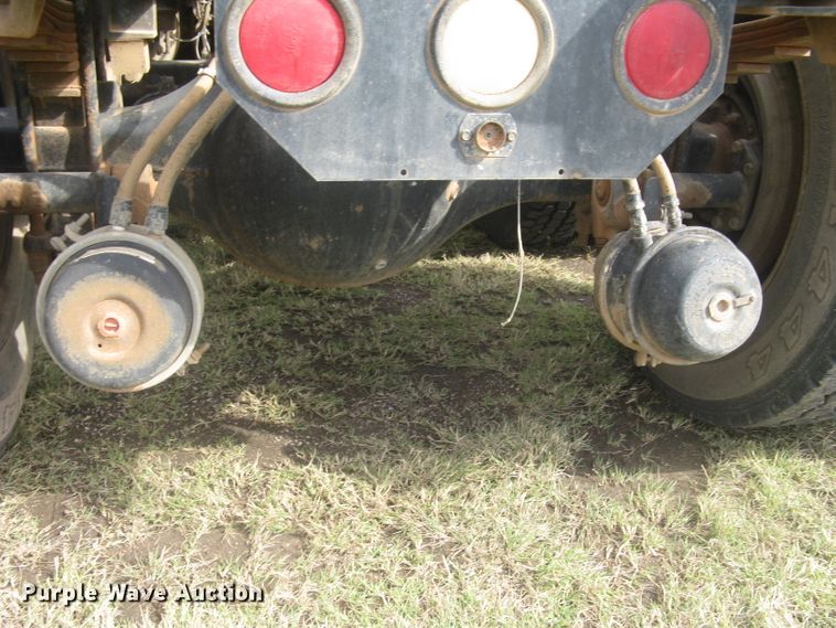 image for item DG5318 1993 Freightliner FLD112  semi truck