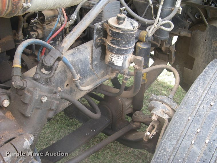 image for item DG5318 1993 Freightliner FLD112  semi truck