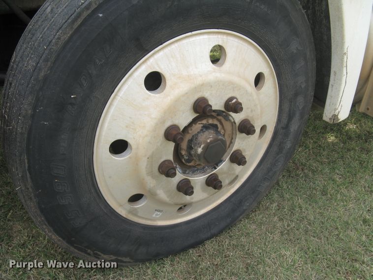 image for item DG5318 1993 Freightliner FLD112  semi truck