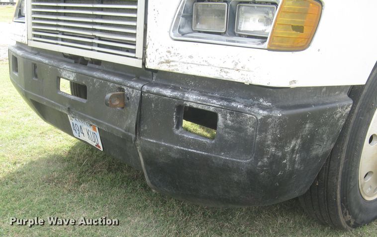 image for item DG5318 1993 Freightliner FLD112  semi truck