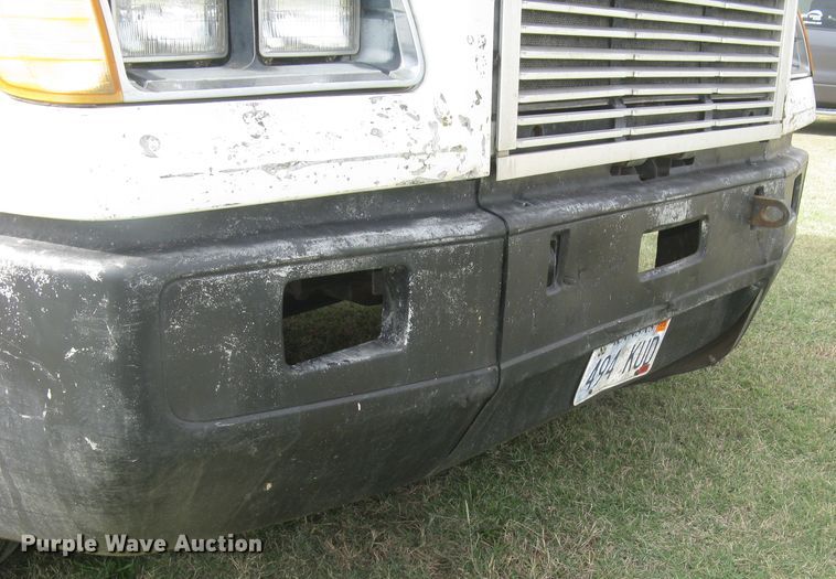 image for item DG5318 1993 Freightliner FLD112  semi truck