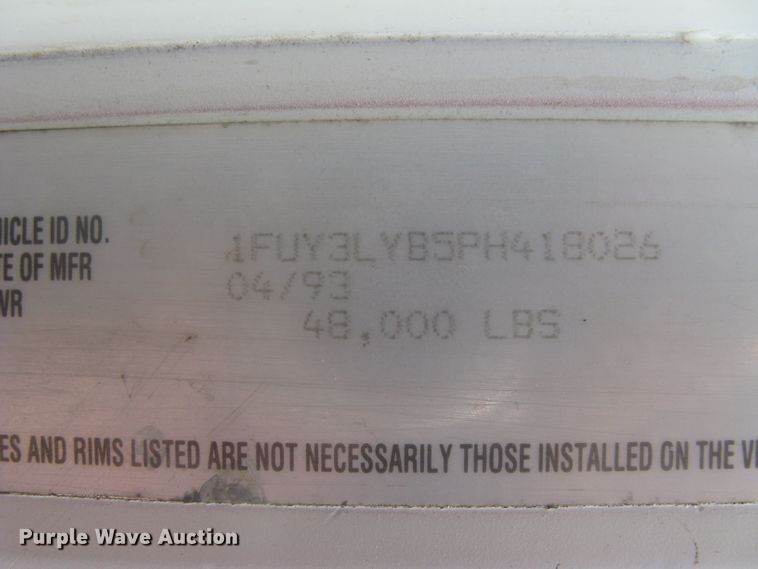 image for item DG5318 1993 Freightliner FLD112  semi truck