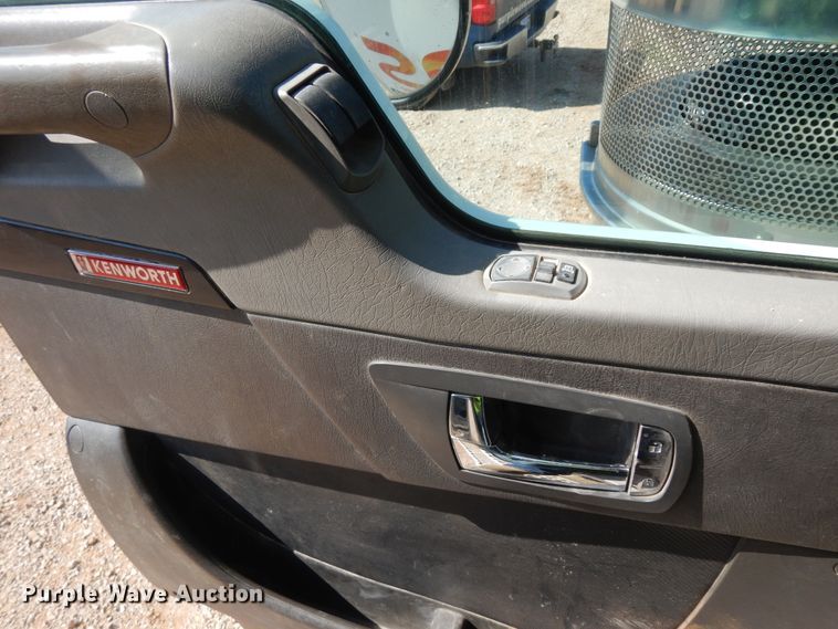 image for item DH7290 2014 Kenworth T800  semi truck