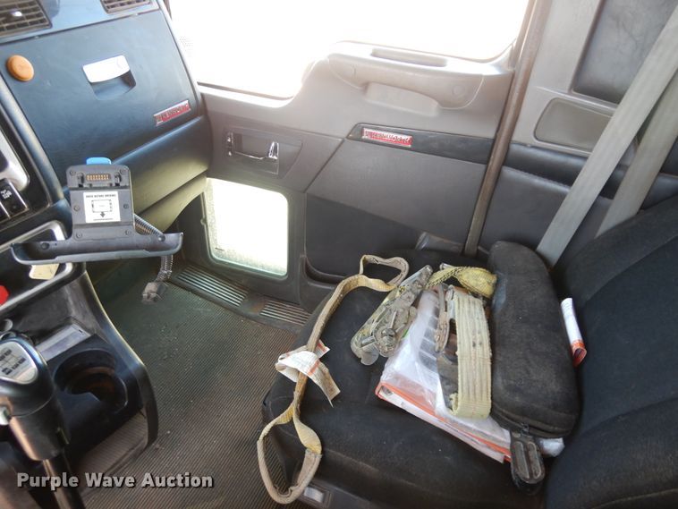 image for item DH7290 2014 Kenworth T800  semi truck