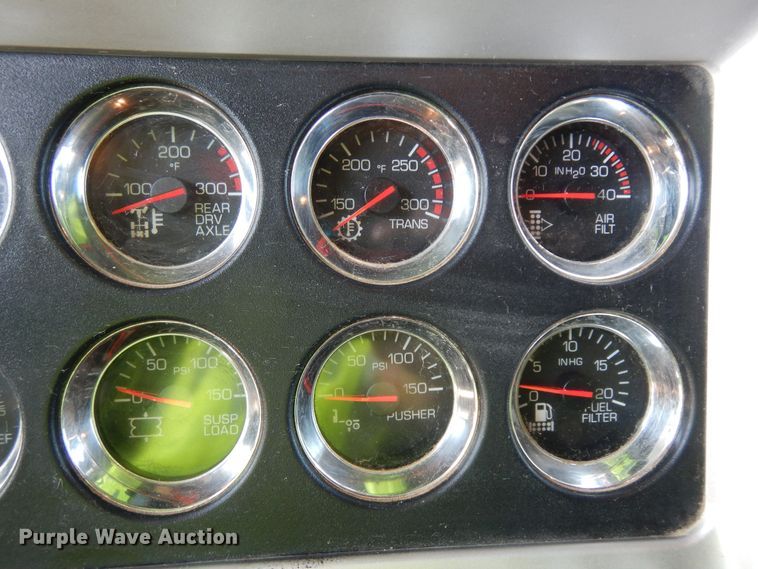 image for item DH7290 2014 Kenworth T800  semi truck