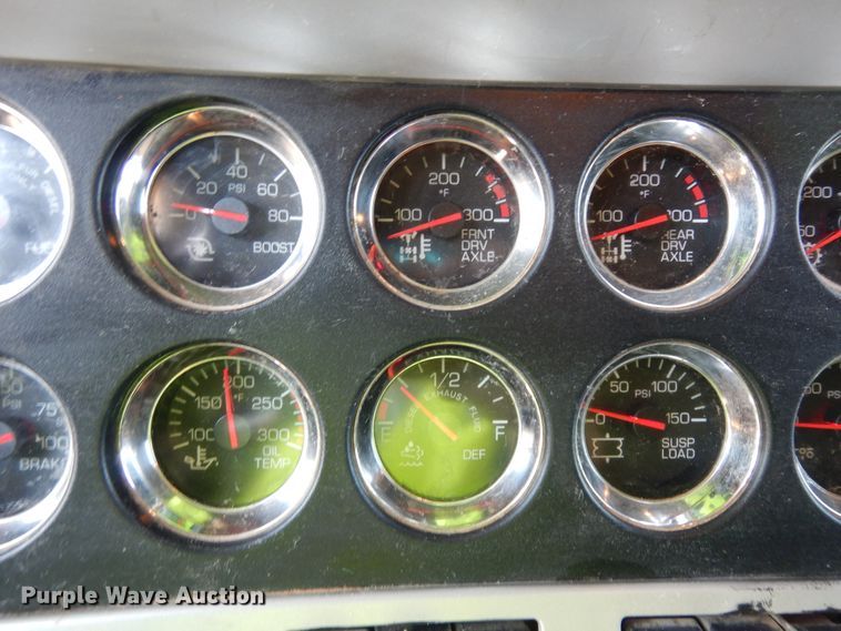 image for item DH7290 2014 Kenworth T800  semi truck