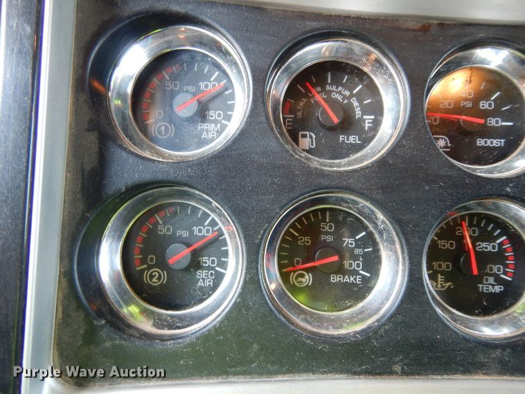 image for item DH7290 2014 Kenworth T800  semi truck