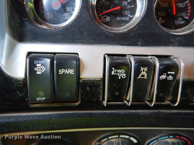 image for item DH7290 2014 Kenworth T800  semi truck