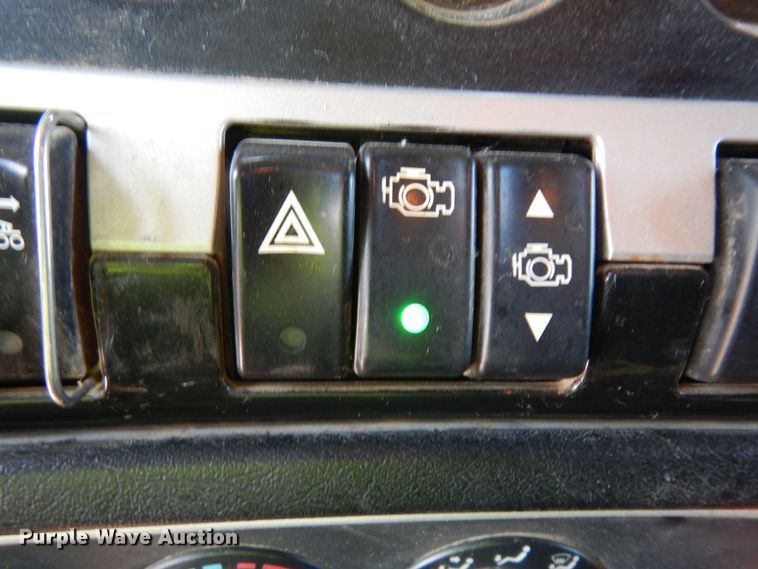 image for item DH7290 2014 Kenworth T800  semi truck