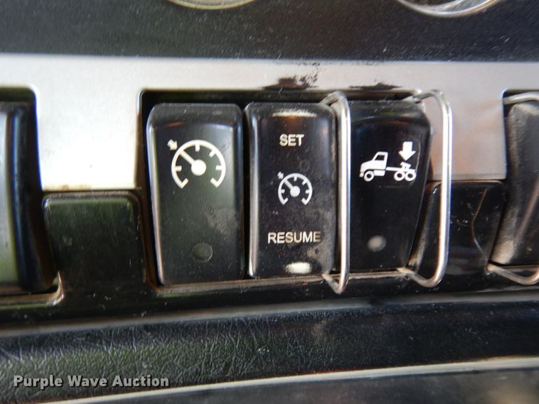 image for item DH7290 2014 Kenworth T800  semi truck