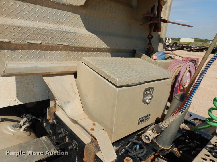 image for item DH7290 2014 Kenworth T800  semi truck