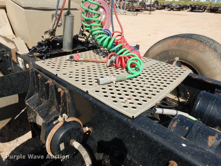 image for item DH7290 2014 Kenworth T800  semi truck