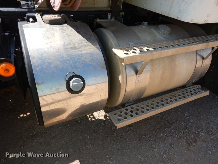 image for item DH7290 2014 Kenworth T800  semi truck