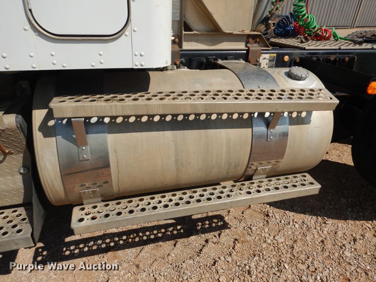 image for item DH7290 2014 Kenworth T800  semi truck